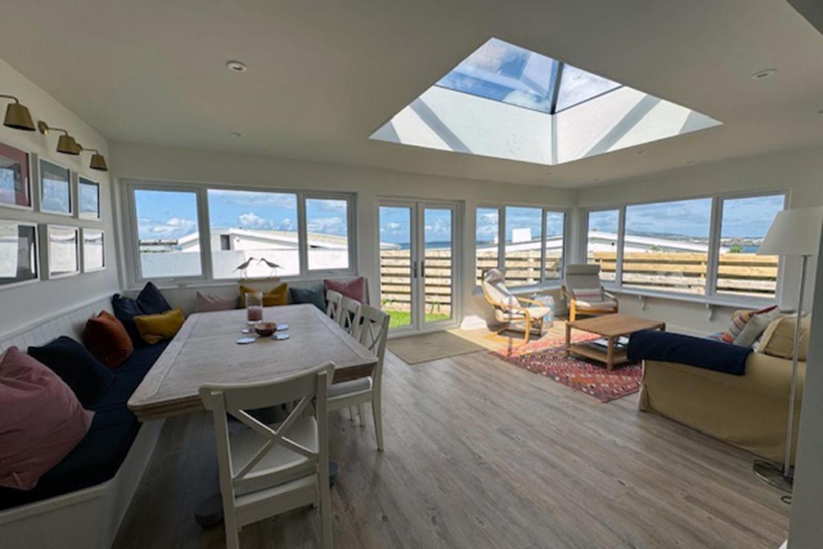 Pedwar Gwynt-4 Bed-sea Front Bungalow-ravenspoint Road Holiday home Trearddur
